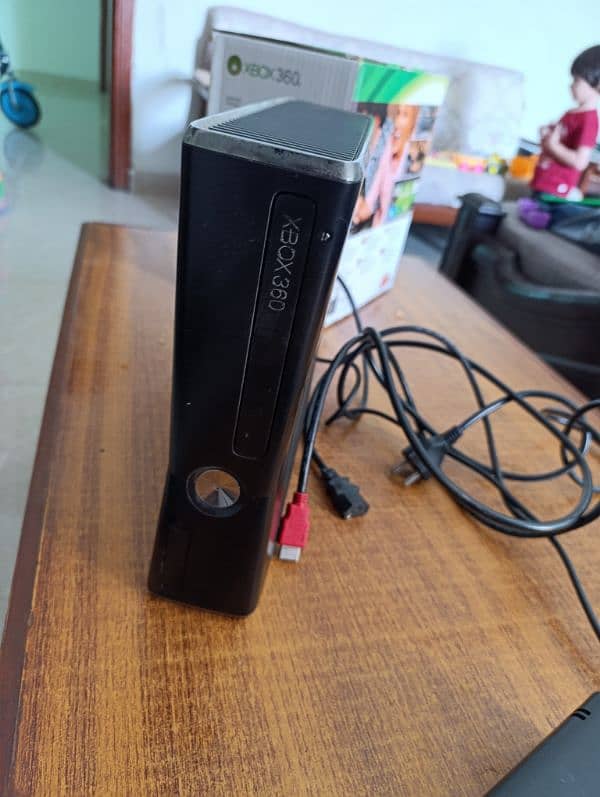 Xbox 360 Slim Version Lush Condition 4