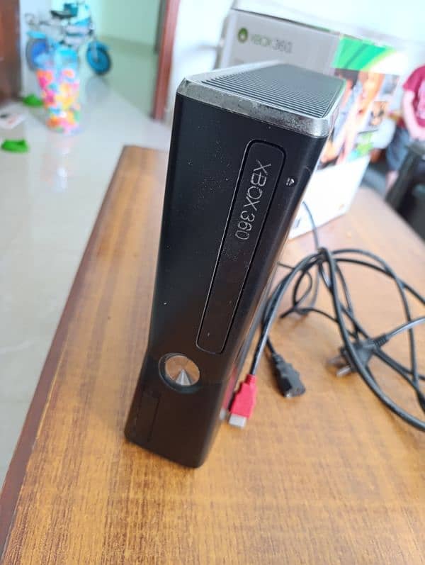 Xbox 360 Slim Version Lush Condition 5
