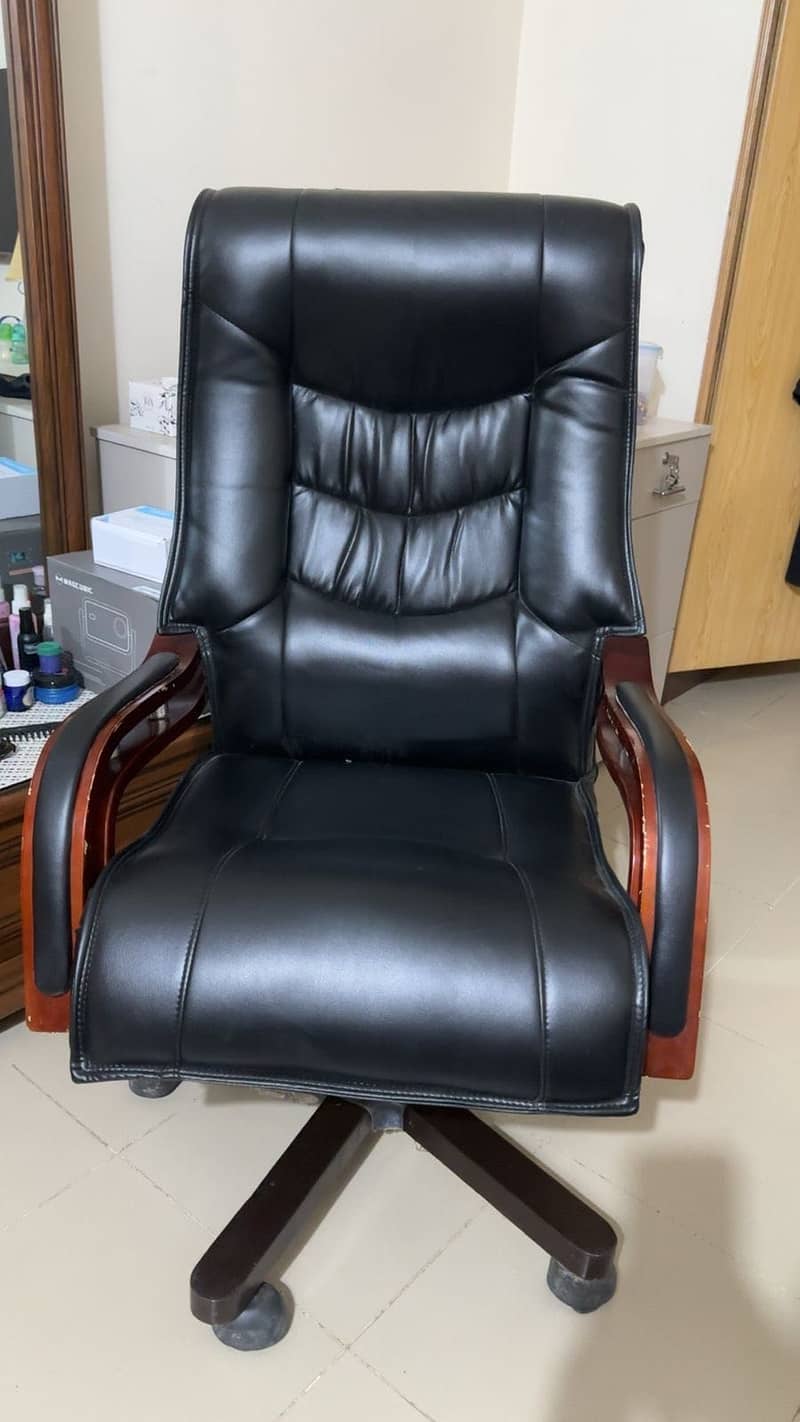 Executive recliner chair 1