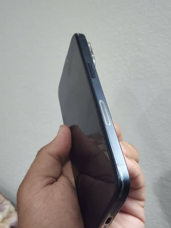iPhone 15 Pro Max Non PTA 2
