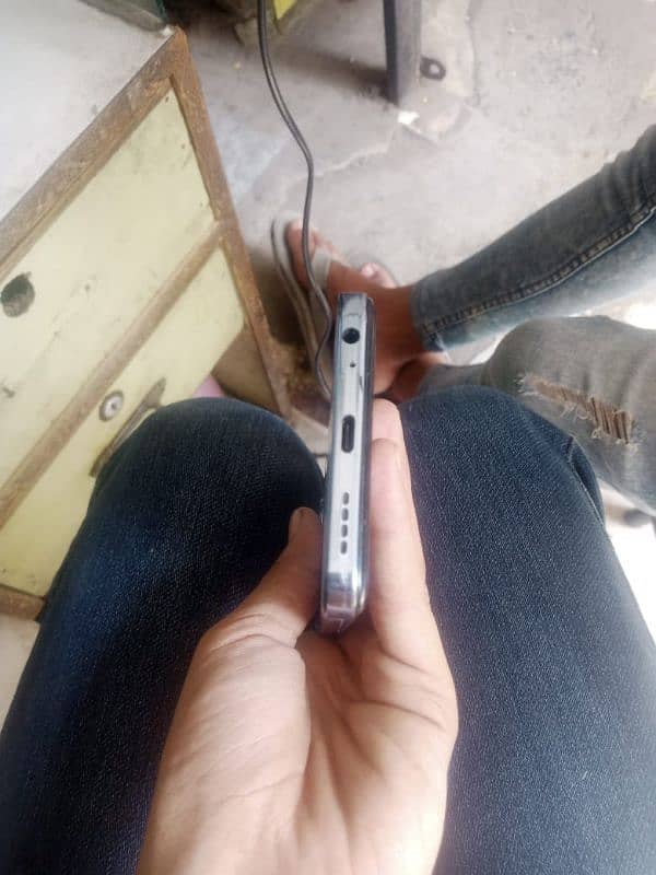 infinix hot 40i 8/128 offical pta only phone 3