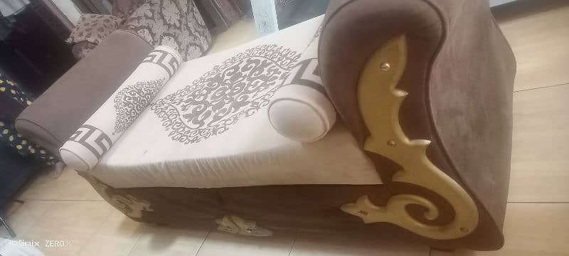 Masahri with storage compartment for sale 0
