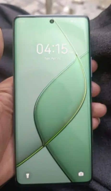 Tecno spark 20 pro plus 4