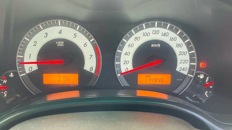 Toyota Corolla Altis 2011 11