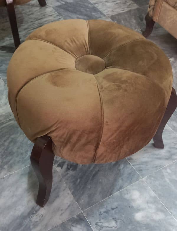 2 Foamic Stools 0