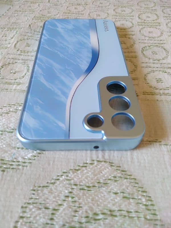 Galaxy S22 (Amazing glass back cover) 0