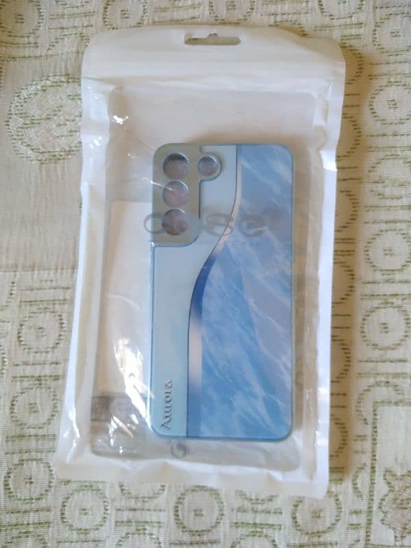 Galaxy S22 (Amazing glass back cover) 8