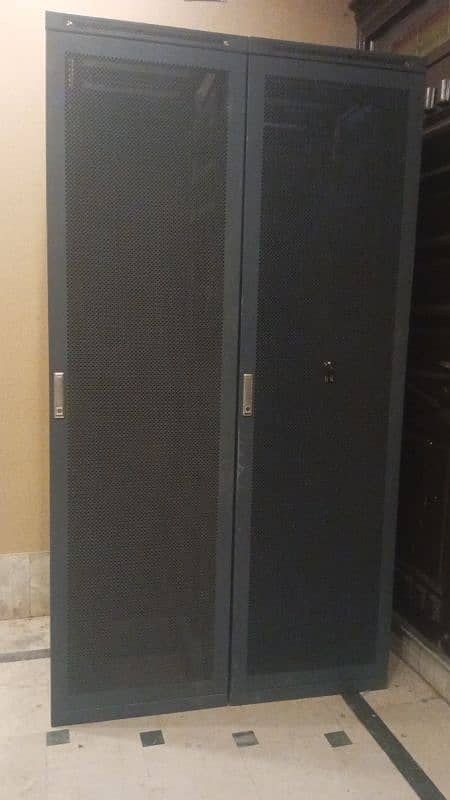 HUAWEI SERVER RACKS CABNIT 1