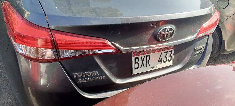 Toyota Yaris-2022 Top of the line 3