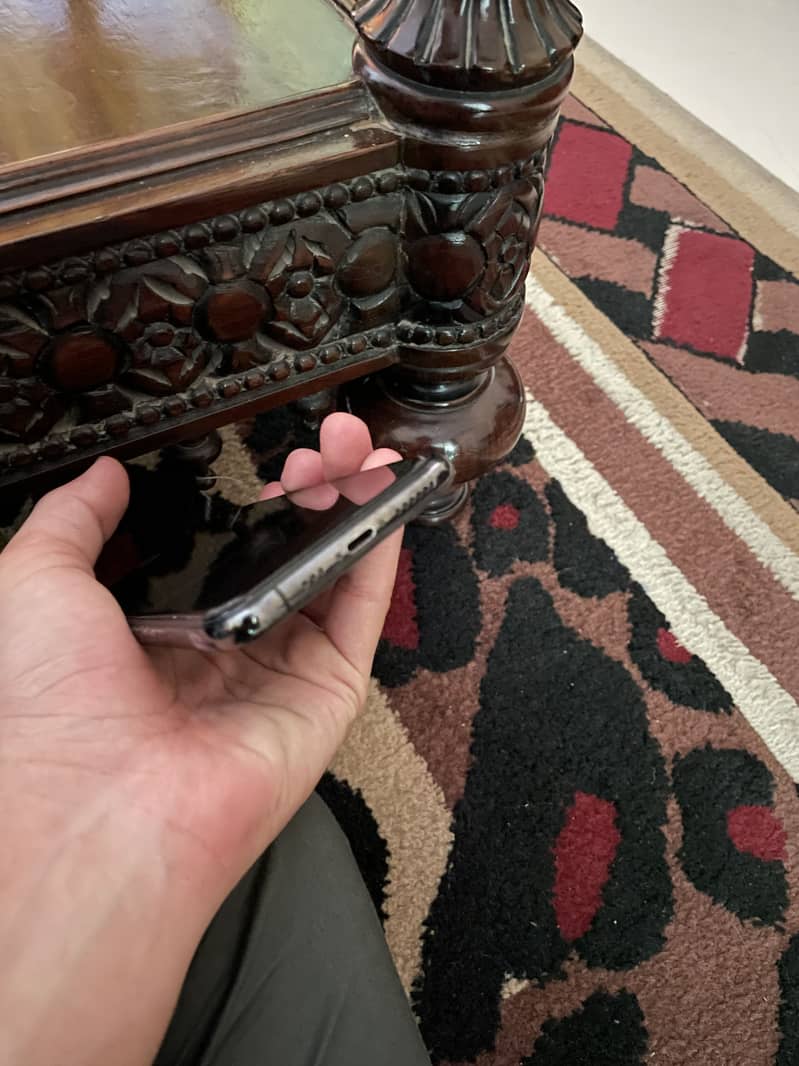 Iphone xs Pta approved 3