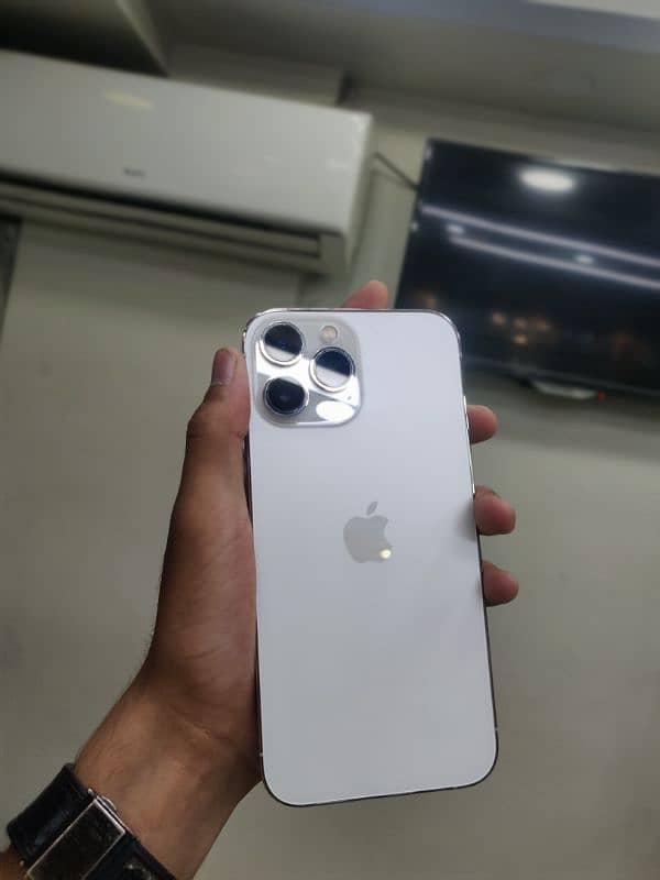 Iphone 13 pro max PTA 256 GB 94 battery 1