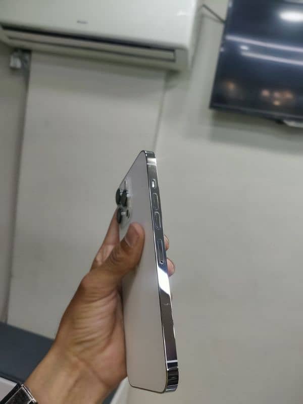Iphone 13 pro max PTA 256 GB 94 battery 3
