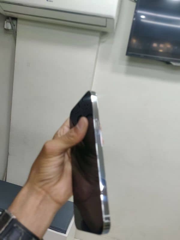 Iphone 13 pro max PTA 256 GB 94 battery 6