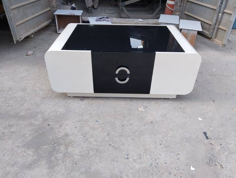 Dining Tables/Center Tables/Consoles/Nesting Tables/coffee table 18