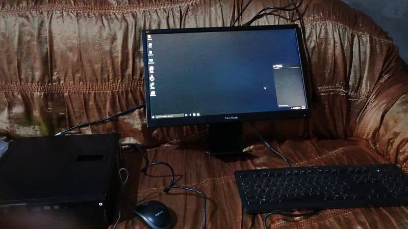 1 month used only+ 22inch LED good condition 2