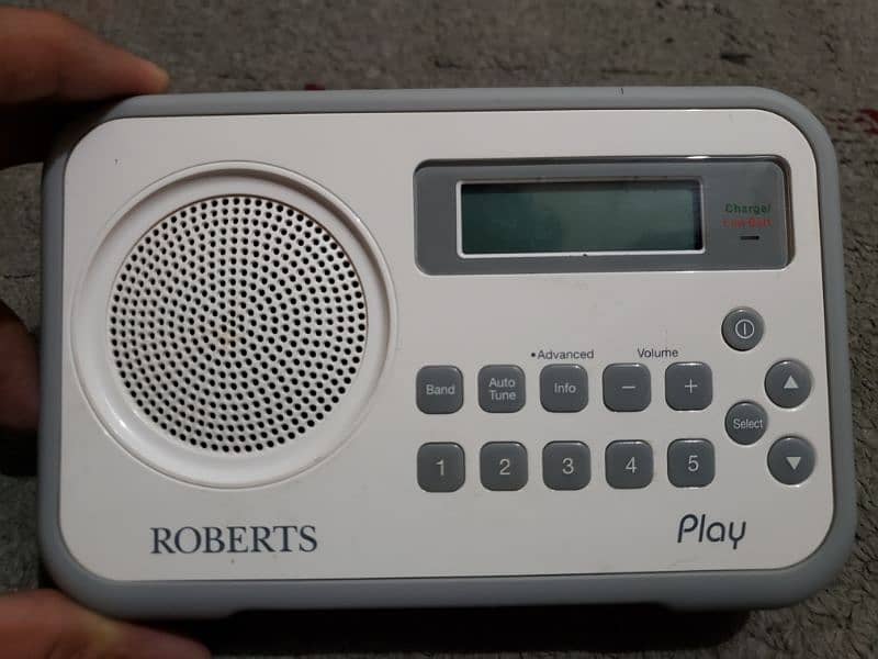 Radio (Roberts Play imported radio) 0