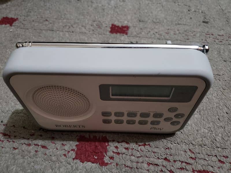 Radio (Roberts Play imported radio) 4