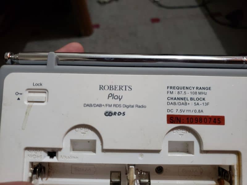 Radio (Roberts Play imported radio) 6