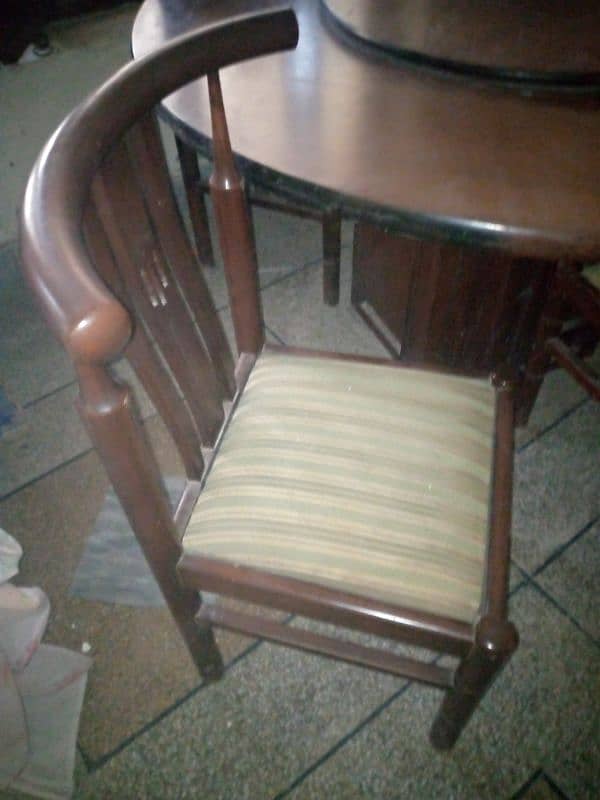 Dinning table 0