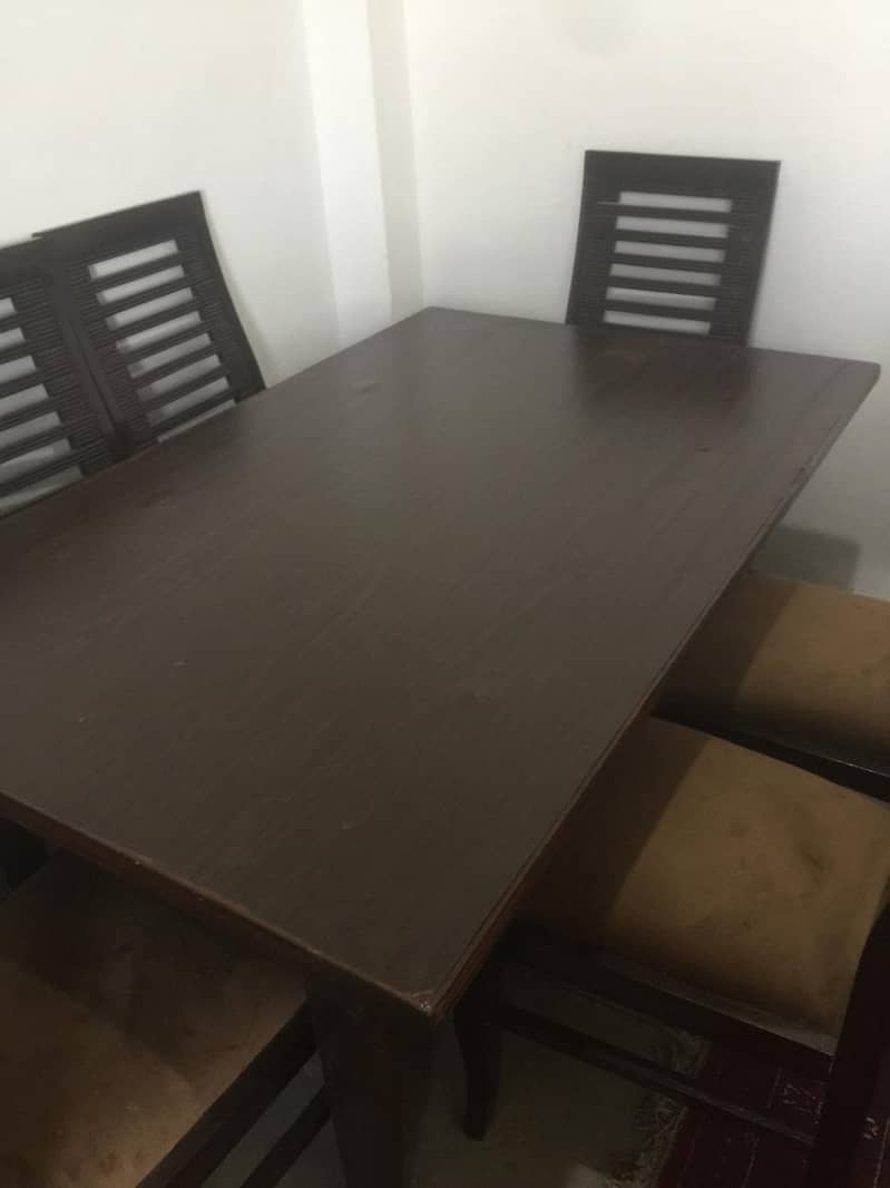 6 chairs one table 0