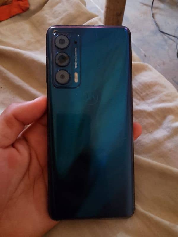 Motorola edge 2021 1