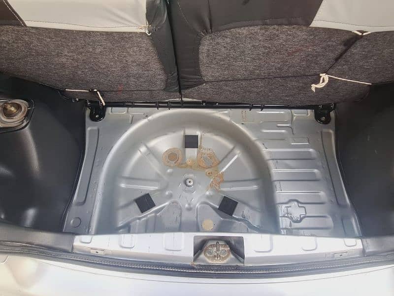 Toyota Vitz 2003 18