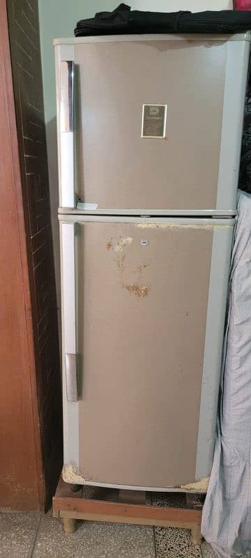 Dawlence Meduim Fridge  100% working condition 0