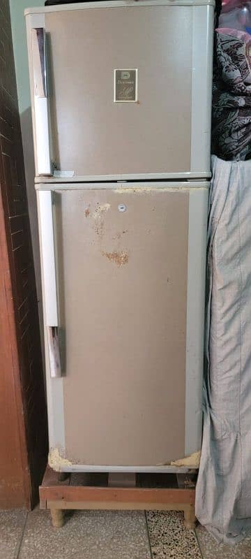Dawlence Meduim Fridge  100% working condition 2