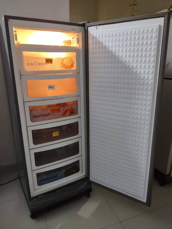 Dawlance Vertical Deep Freezer 2