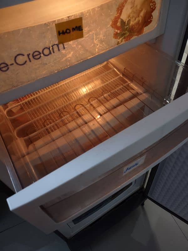 Dawlance Vertical Deep Freezer 4