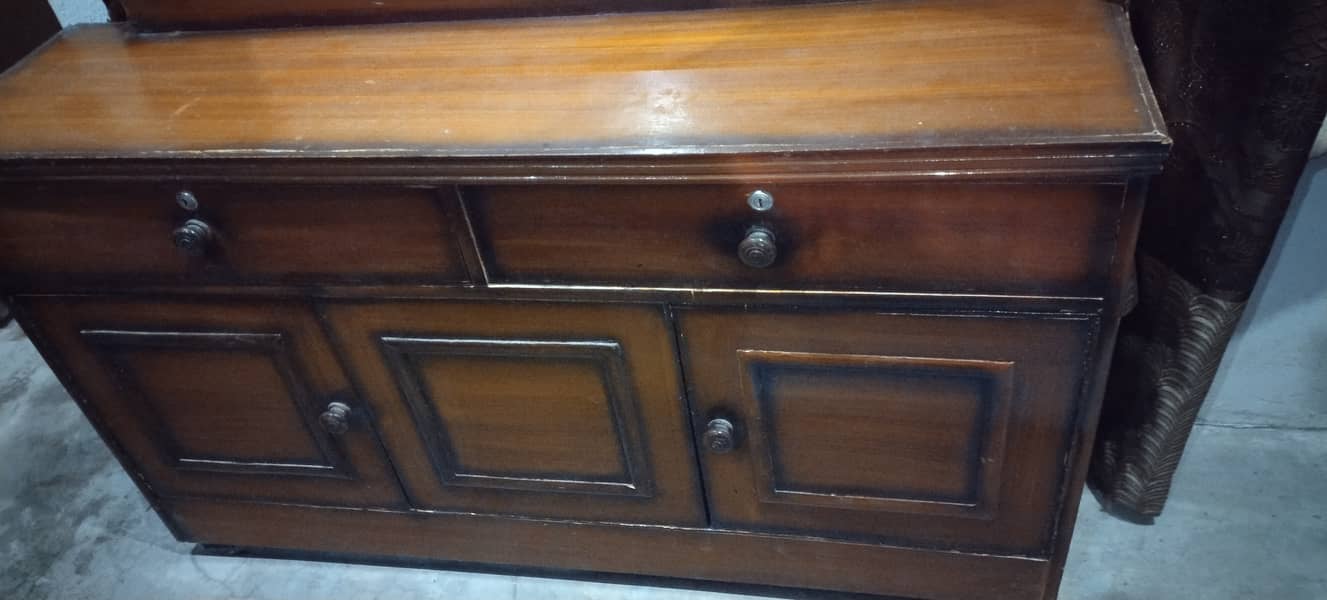 King-size Bed with dress table and side tables 2