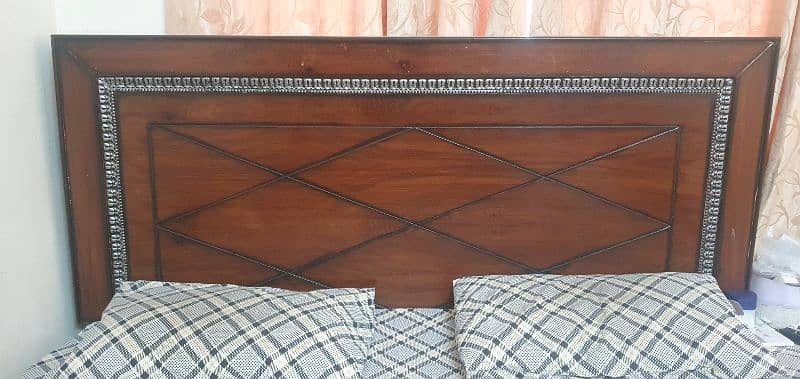 Queen Size Bed (Without Mattress) 0
