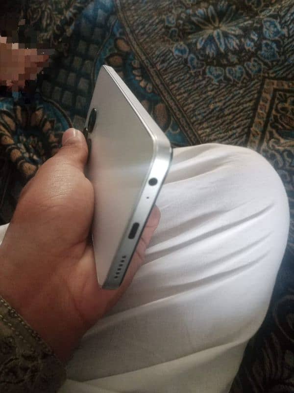used 6 month condition 10/10 watsap no 03274646508 3