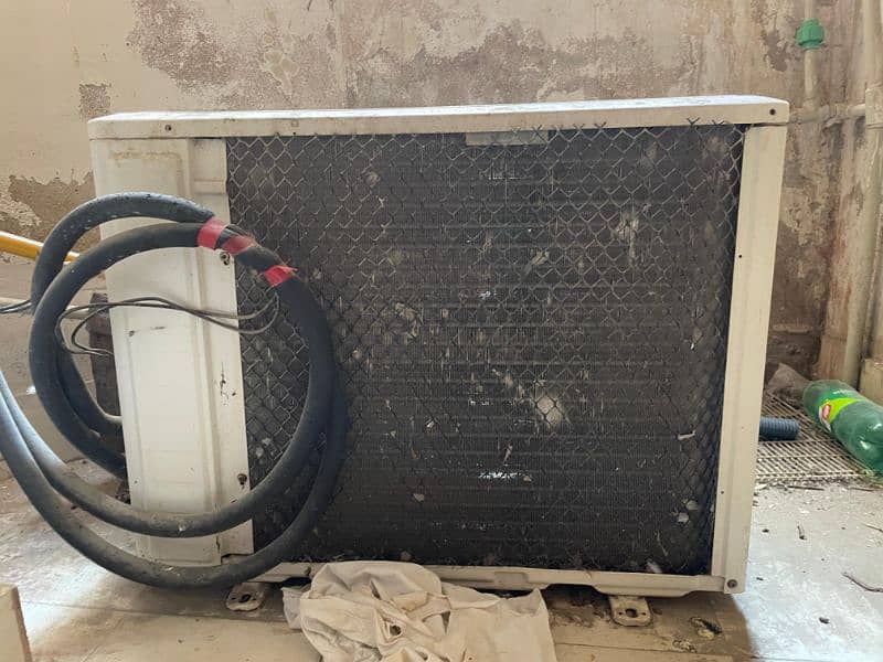 Haier 1 ton AC for sell (only inner minor gas leakage) 4