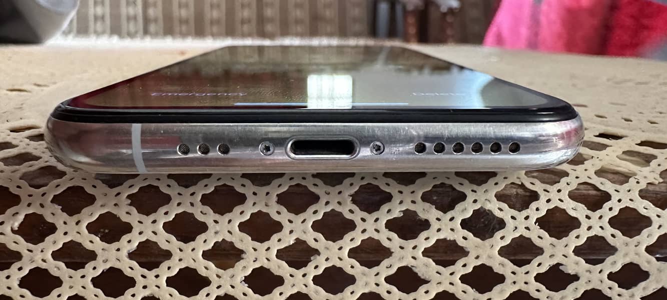 iPhone Xs 256GB Non PTA Factory Unlock 4