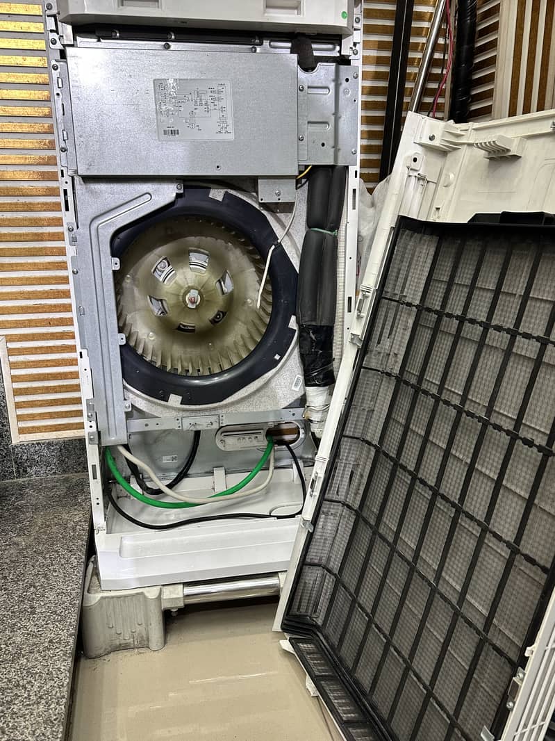 Gree Floor standing air conditioner 3