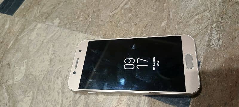 Samsung A3 2017 2gb Ram 16gb memory only mobile pta approv urgent sell 0