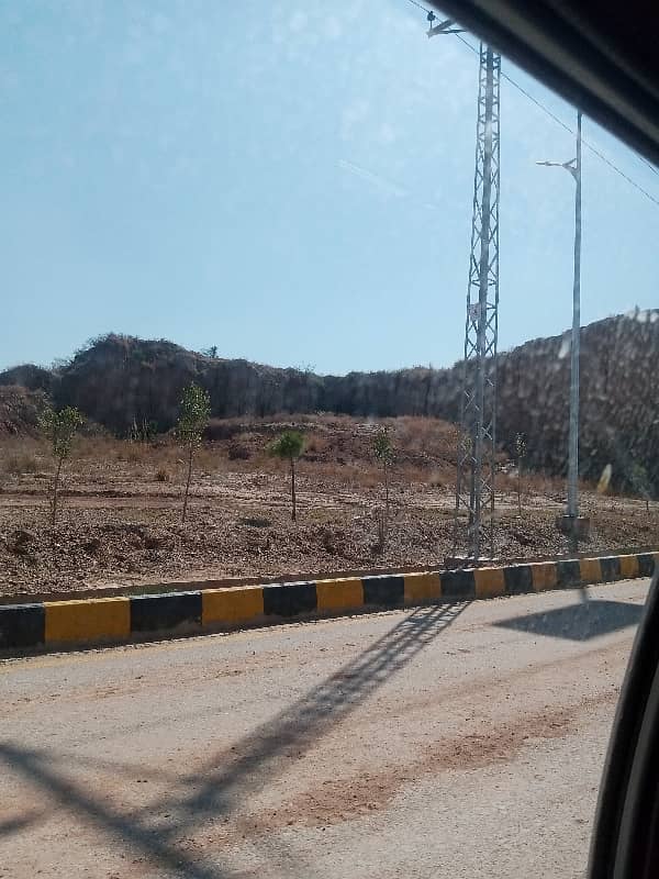 Plot For Sale In DHA Valley 1