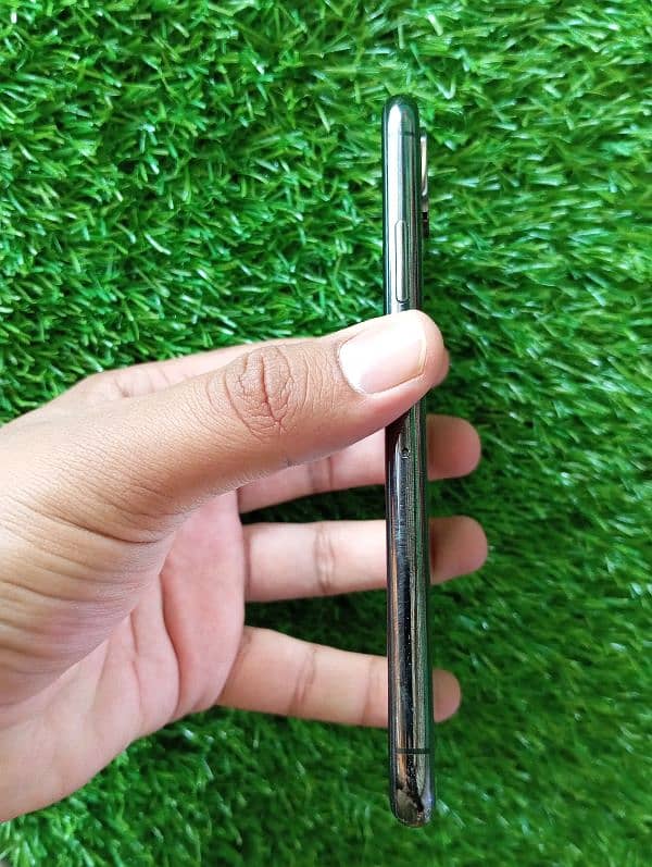 iPhone XS 1