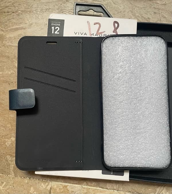 iphone 12pro case/cover 2