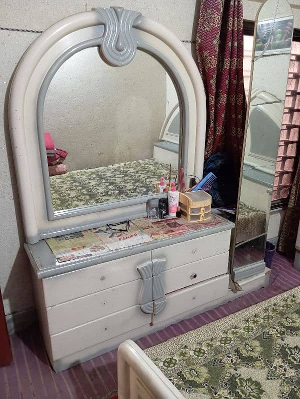 bed dressing table and side table for sale 2