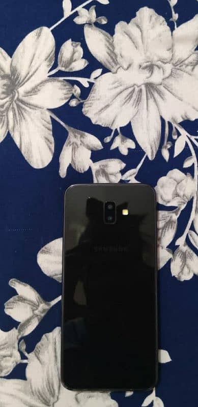 Samsung j6 plus 4/64 with charger 0