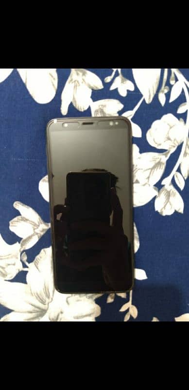 Samsung j6 plus 4/64 with charger 2