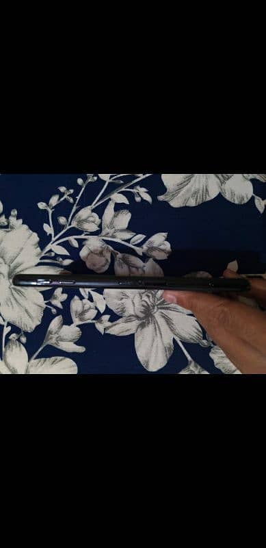 Samsung j6 plus 4/64 with charger 5