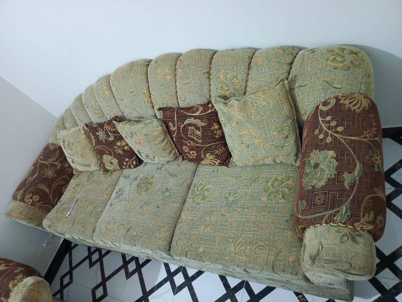 5seater sofa set . very good condition. 0