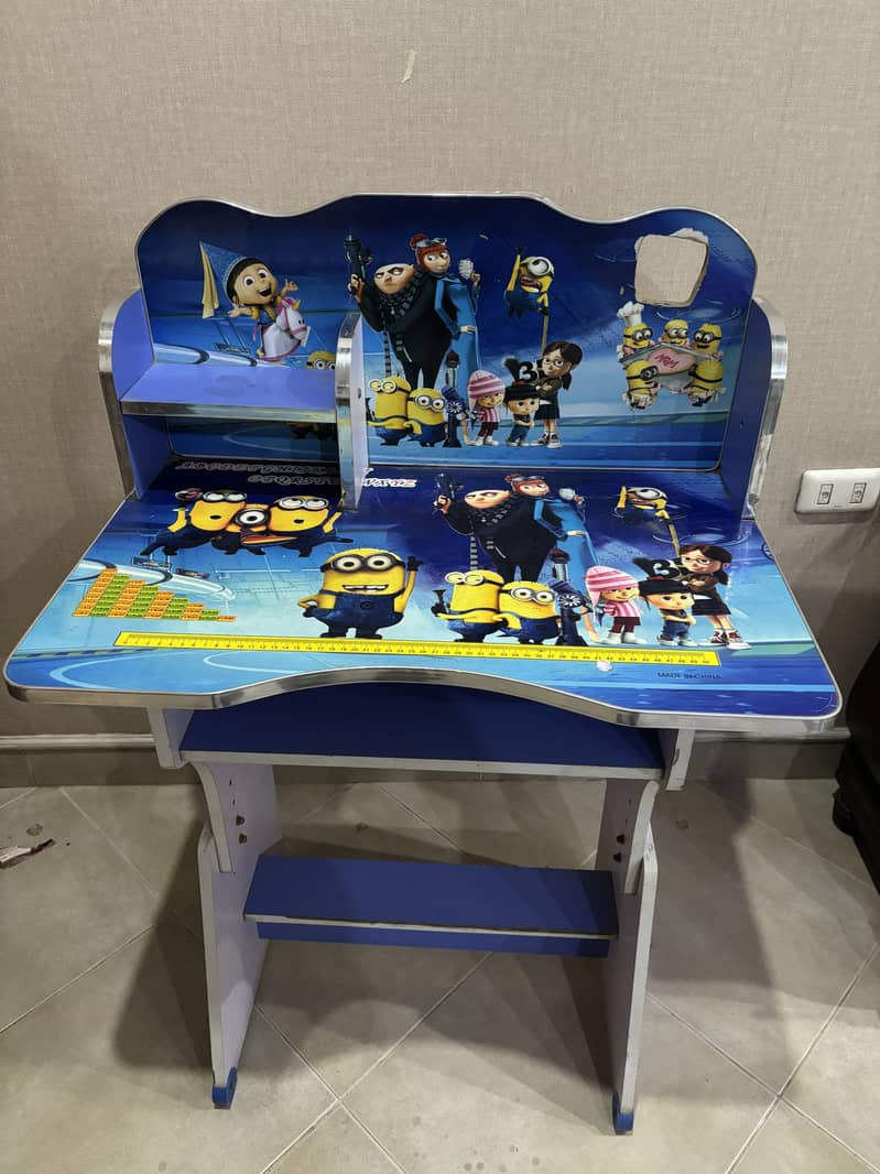 Minions Studing Table & Chair 0