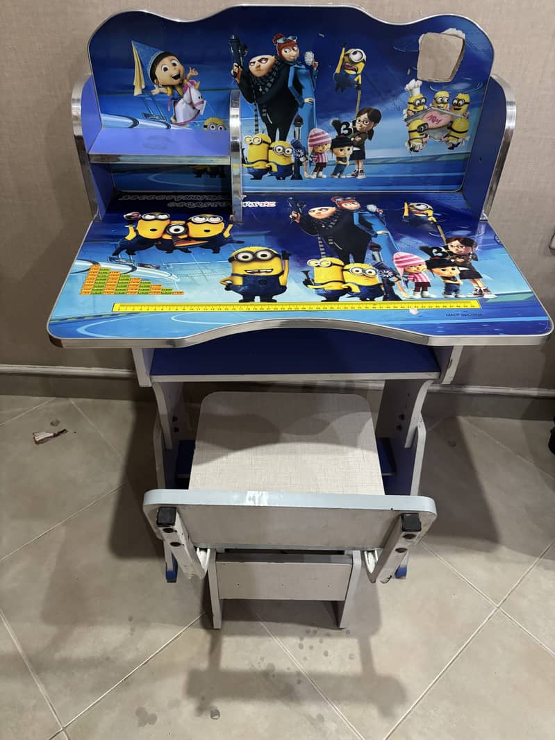Minions Studing Table & Chair 2