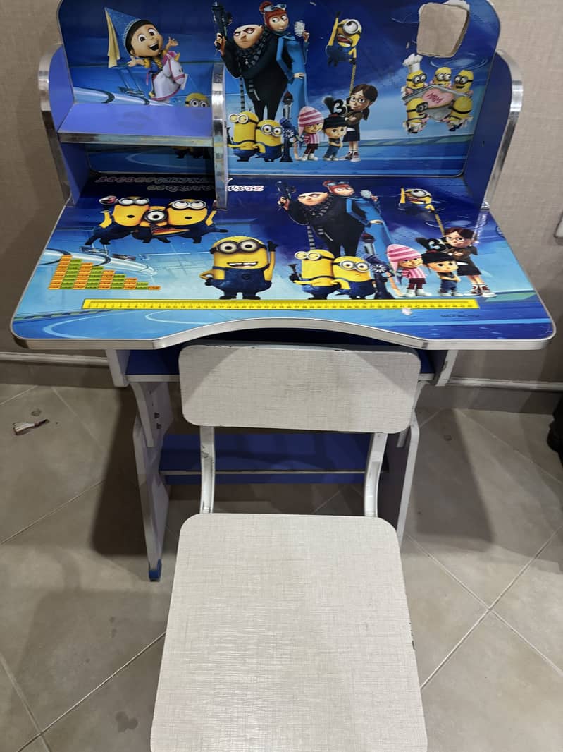 Minions Studing Table & Chair 4
