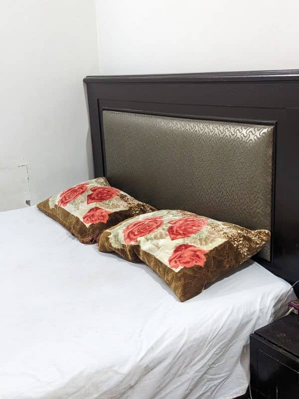home furniture for sale bed,side table, chester 2
