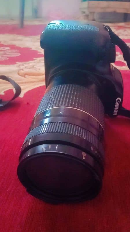 Canon DSLR camera 4